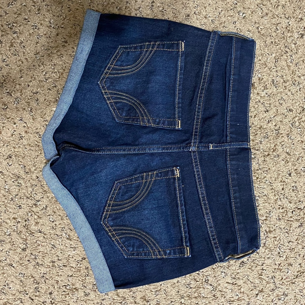 HOLLISTER HIGH RISE SHORTS - Picture 3 of 3